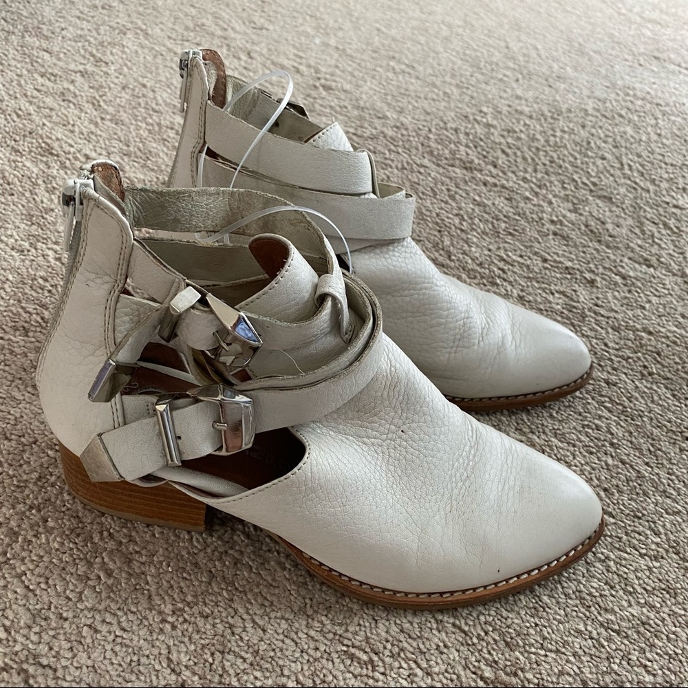 Jeffrey Campbell Everly Beige Bootie Size 7